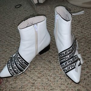 LEATHER WHITE ANKLE BOOTS (JEFFERY CAMPBELL X LF)